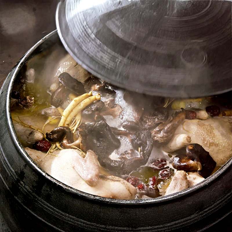 복날에 딱 좋은 능이오리백숙 밀키트, 집에서 간편하게 즐기기