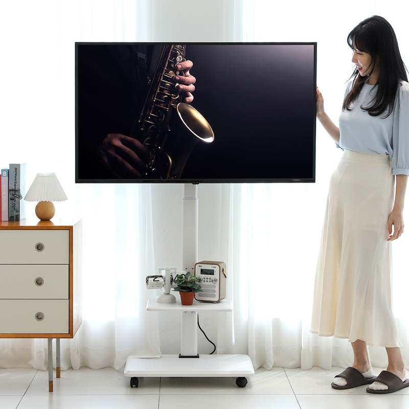 이동이 편한 TV 거치대, 집에서도 쉽게 설치하는 방법