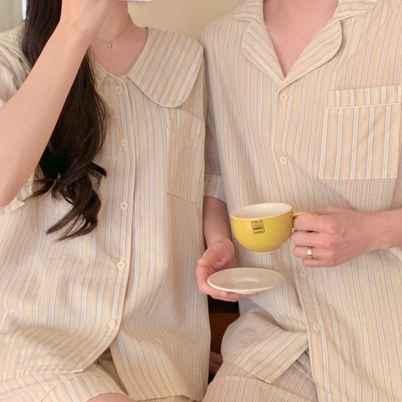 여름철 신혼부부와 커플이 함께 입기 좋은 편안한 잠옷 세트