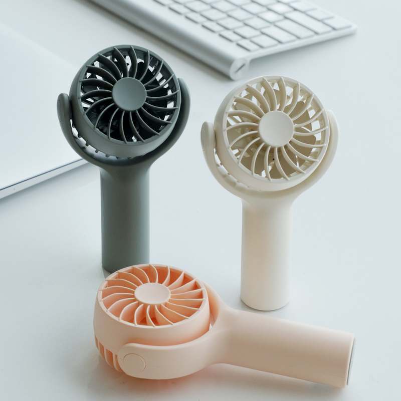 가볍고 시원하게! 휴대용 손선풍기 하나로 더운 날도 걱정 끝