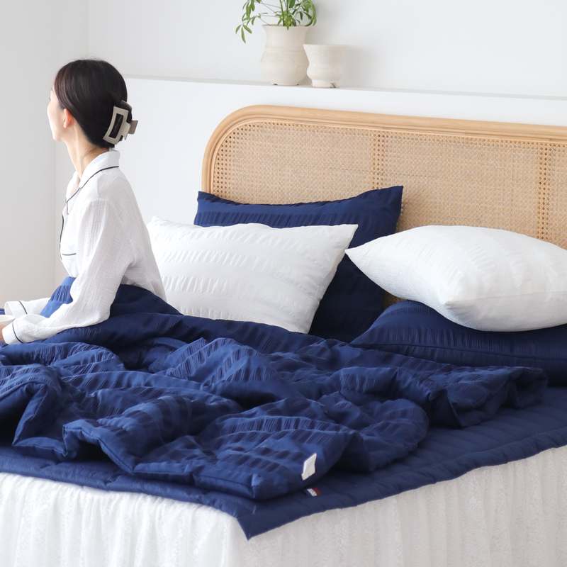 여름철과 간절기에 딱! 손쉽게 따뜻함을 더하는 퀼팅 침구 세트