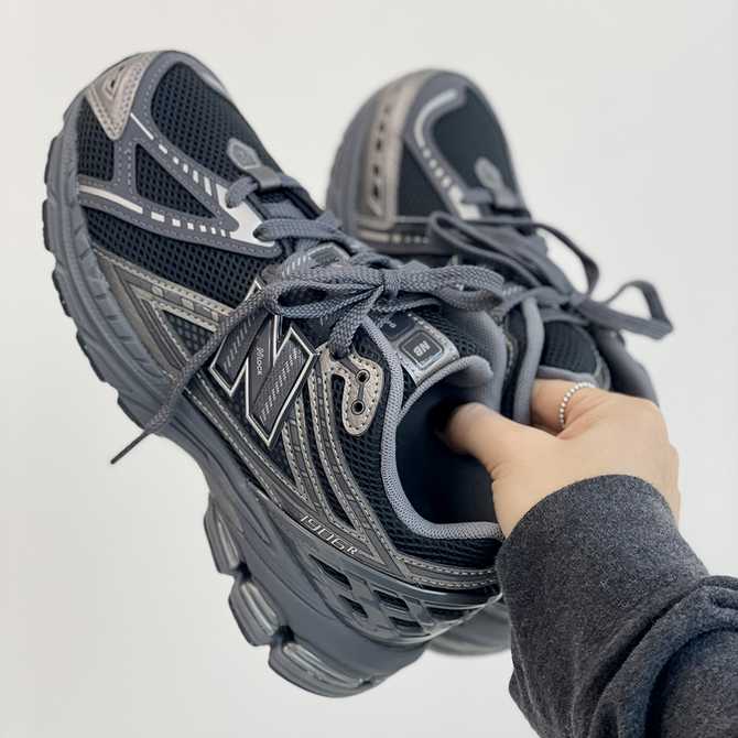 가볍고 키높이까지 챙긴 여성용 운동화, 뉴발란스 1906 팬텀 블랙