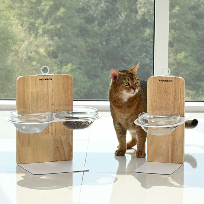 집에서 편하게 사용할 수 있는 원목과 철제 높이 조절 강아지밥그릇