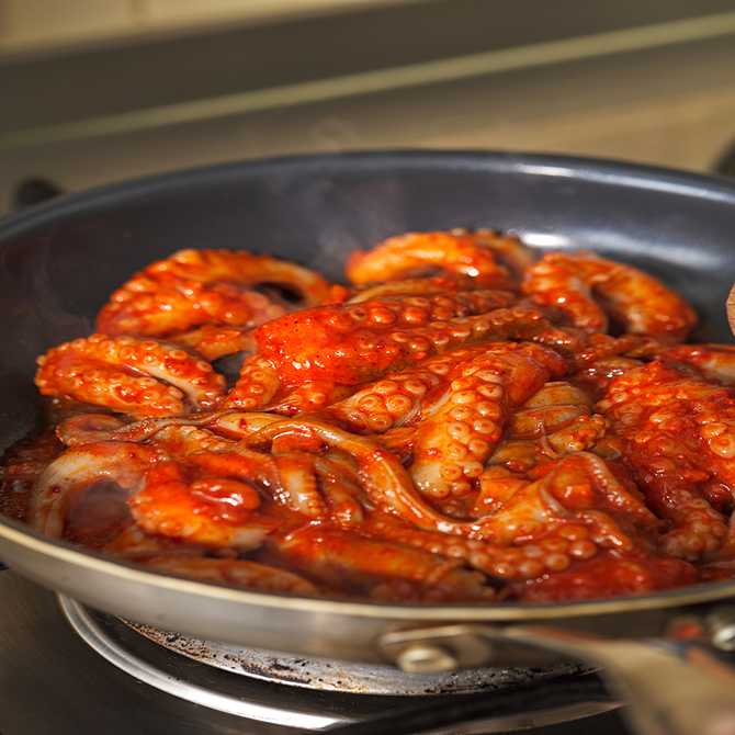 집들이나 캠핑에 딱! 맛있고 간편한 쭈꾸미 볶음 밀키트 추천