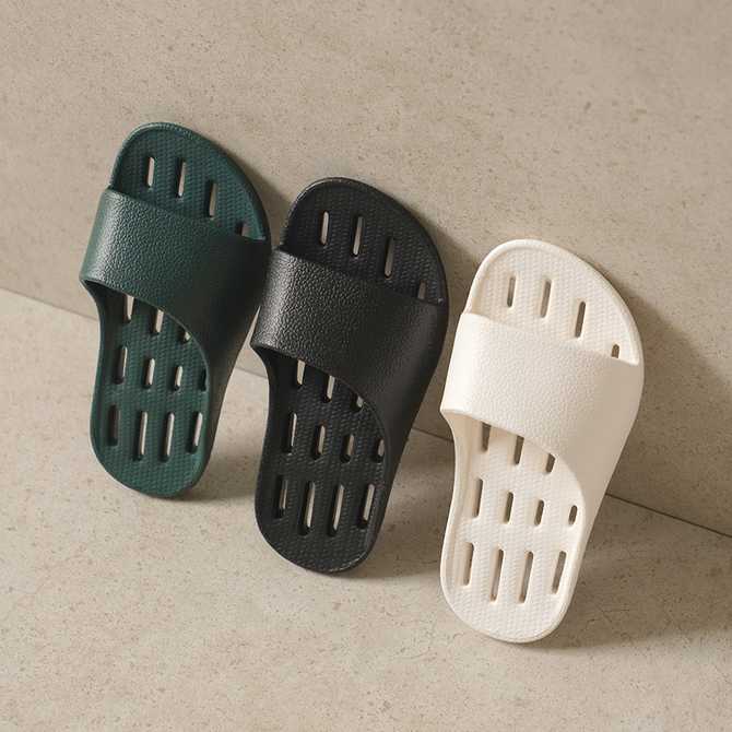 아이들도 편하게 신을 수 있는 욕실화, 어떤 점을 따져볼까?