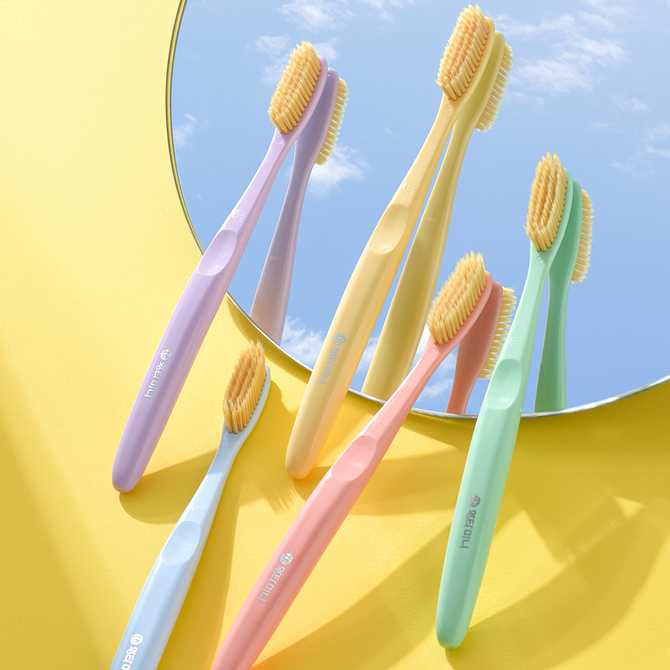 큰 손도 편하게 쓸 수 있는 왕타칫솔 베이직 10개 세트