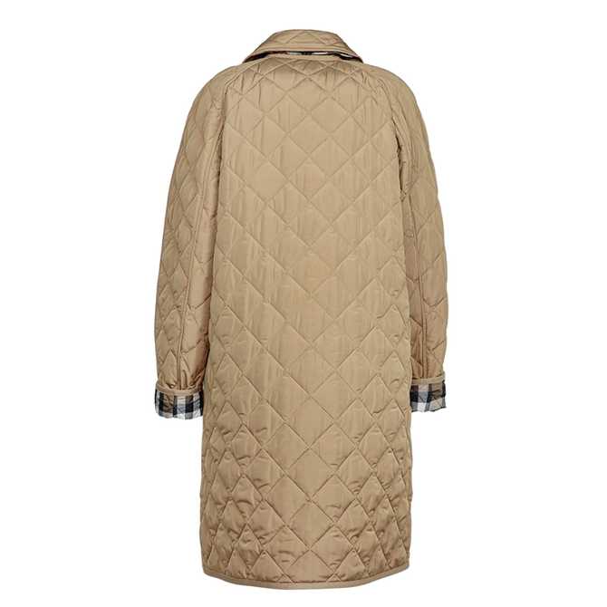 편하게 입기 좋은 여성용 퀼팅 코트, 버버리 뉴 타이팅 제품 소개