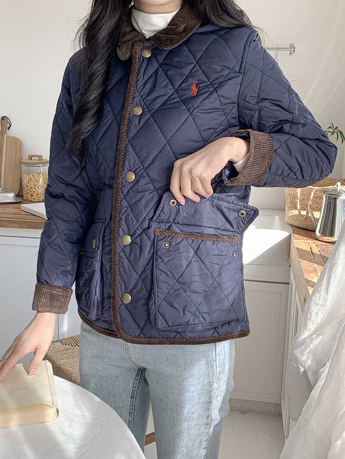 편하게 입기 좋은 여성용 퀼팅 자켓, 코듀로이 칼라와 누빔 패딩이 포인트