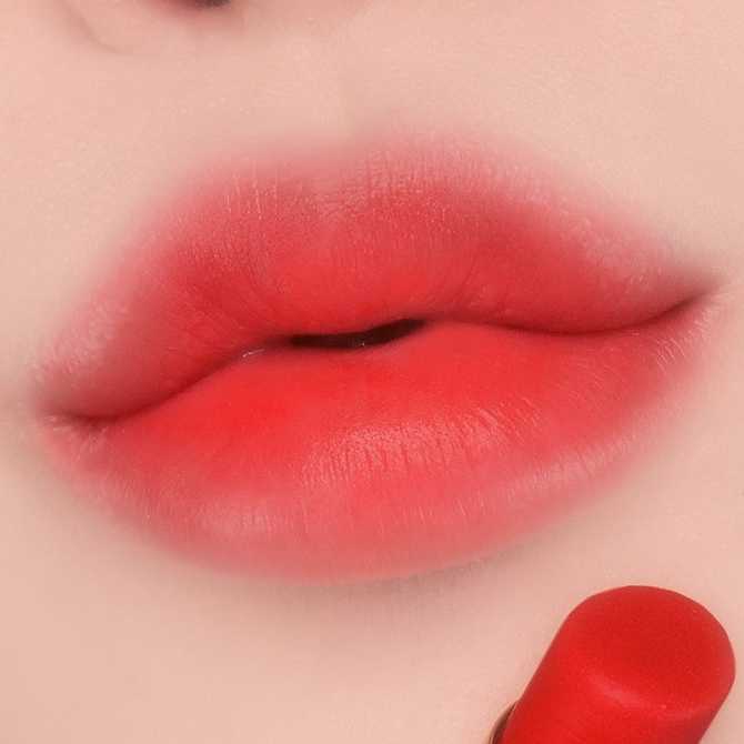 가볍고 촉촉한 립밤, 아떼 어센틱 에어리 8가지 컬러로 만나보세요
