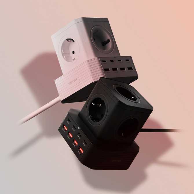 편리하게 여러 기기를 동시에 충전하는 100W 초고속 멀티탭 충전기