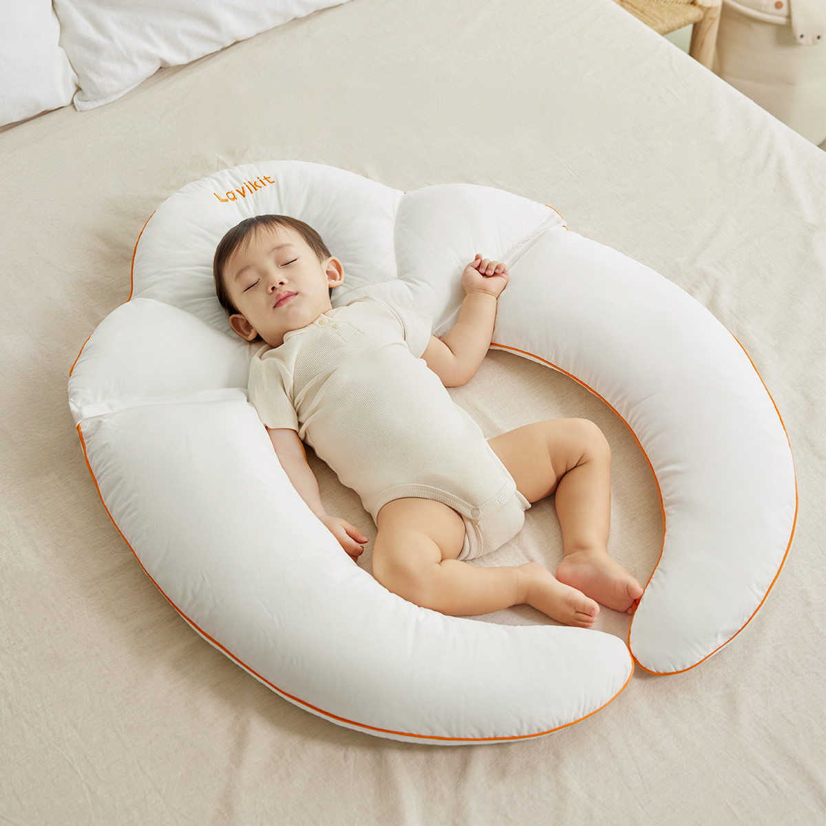 편안한 잠자리를 위한 라비킷 라이너루프트 커들업 옆잠베개 추천!