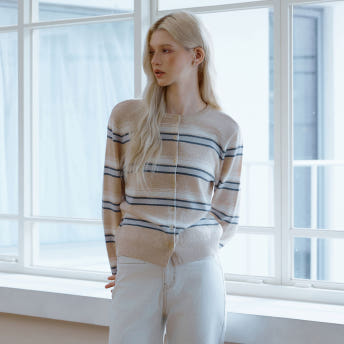 편안하게 입기 좋은 울 멀티 스트라이프 가디건, 한번 살펴보세요!