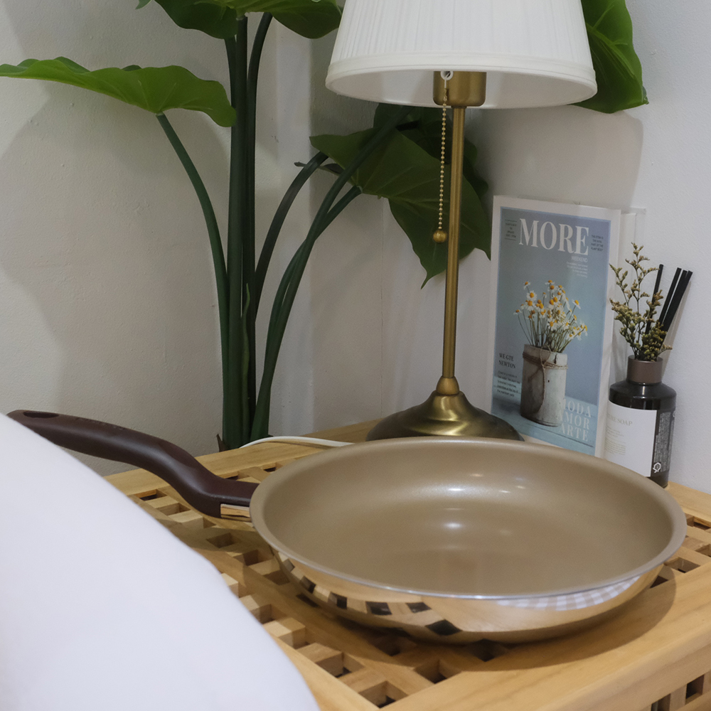 가볍고 튼튼한 프라이팬, 일상 요리의 필수템 추천!