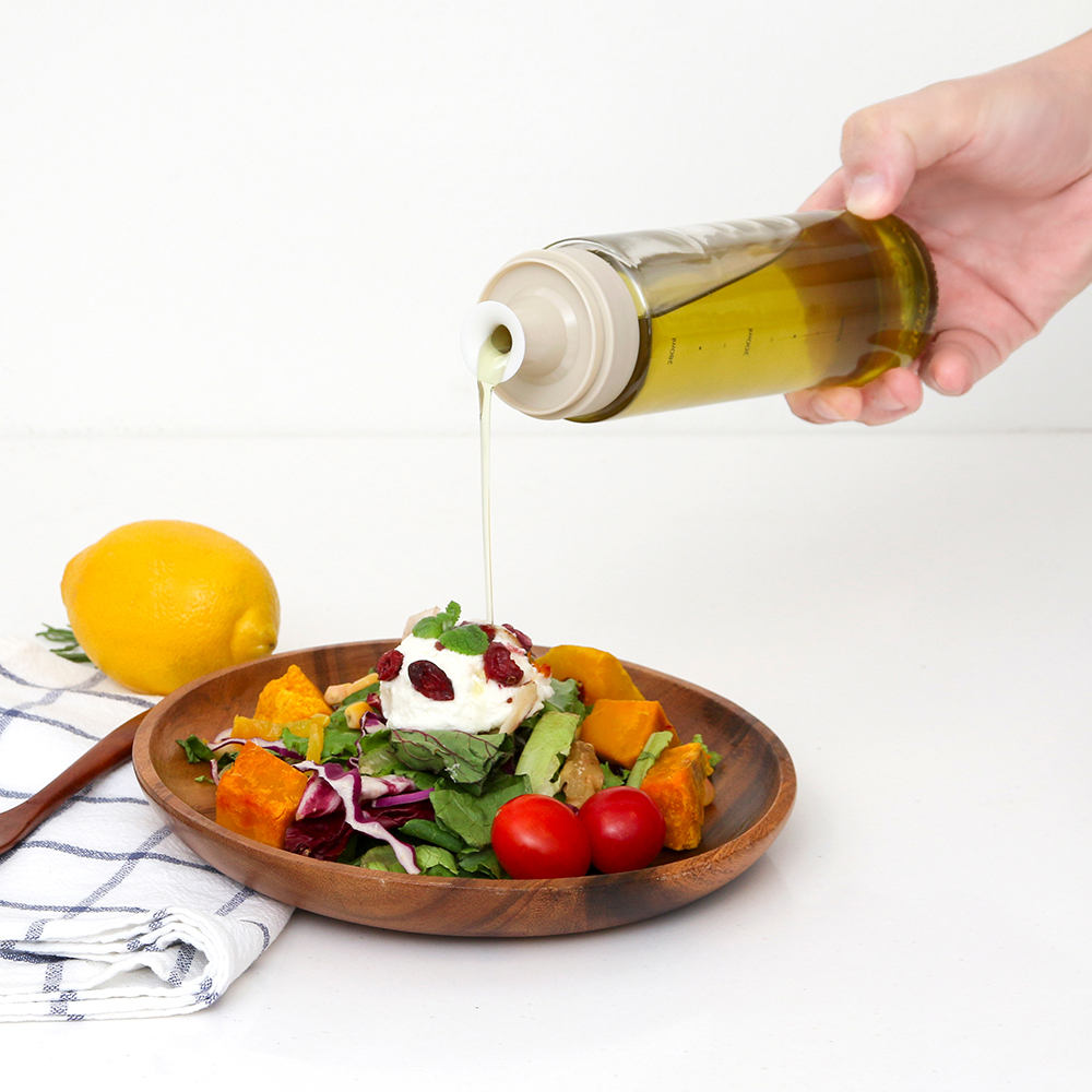 가정에서도 간편하게! 유리 양념통과 오일병으로 요리의 품격 높이기