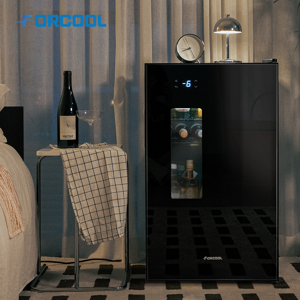 집에서 간편하게 즐기는 작은 술 냉장고, 이제는 필수템!