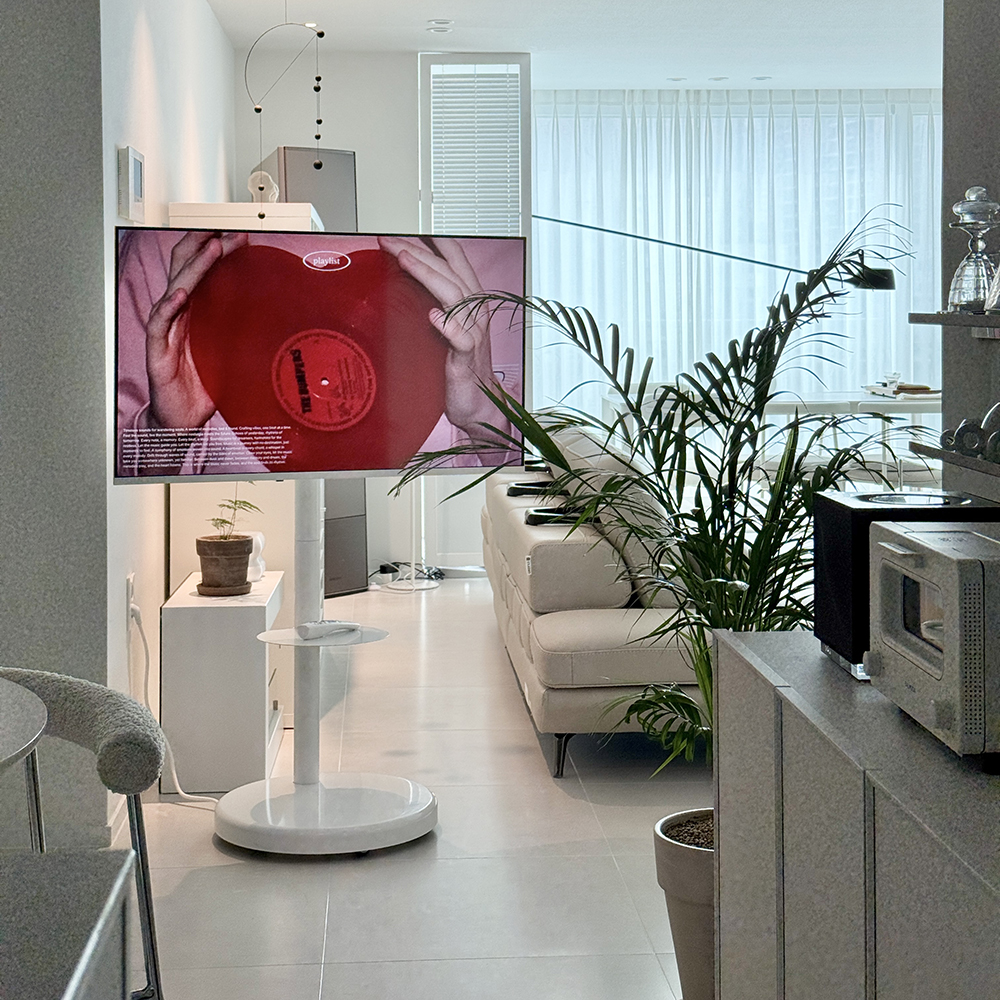 집에서도 쉽게 설치하는 이동식 TV 거치대, 편리함이 가득해요!