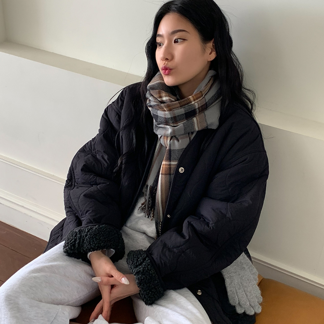 포근하고 스타일리시한 긴 체크 목도리, 11가지 컬러로 만나보세요!