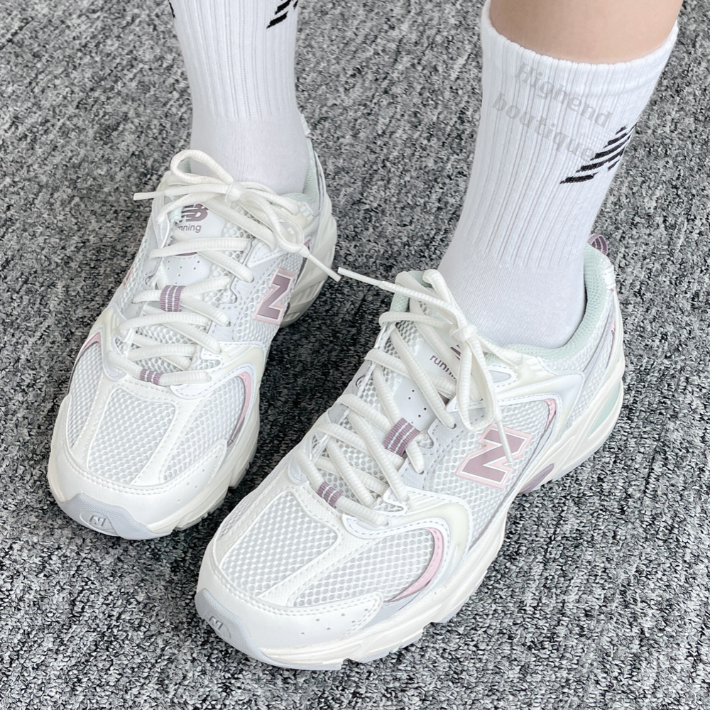 편안한 발볼과 세련된 디자인의 뉴발란스 530 러닝화 추천