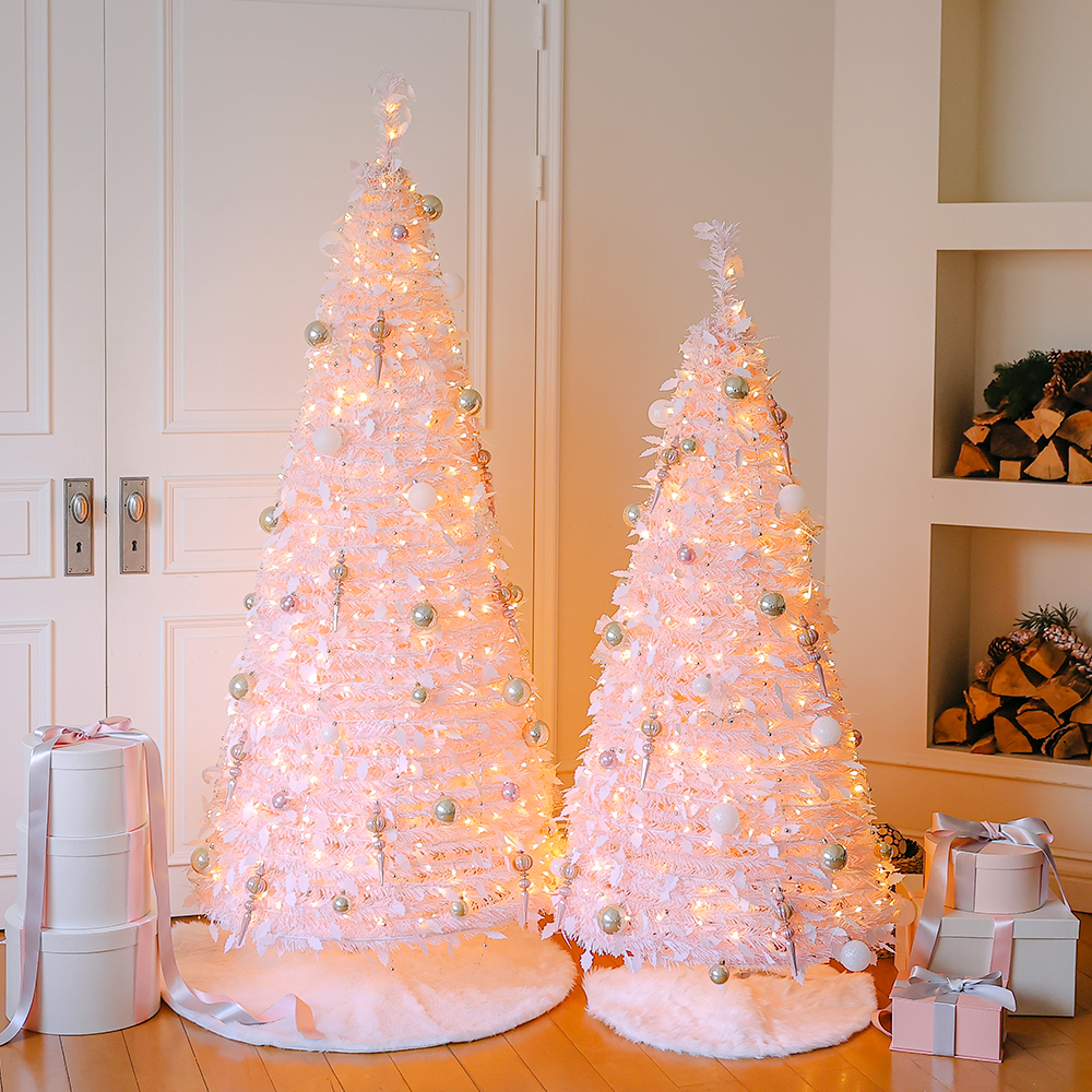 쉽고 편하게 크리스마스 분위기 연출! 접이식 대형 트리 추천