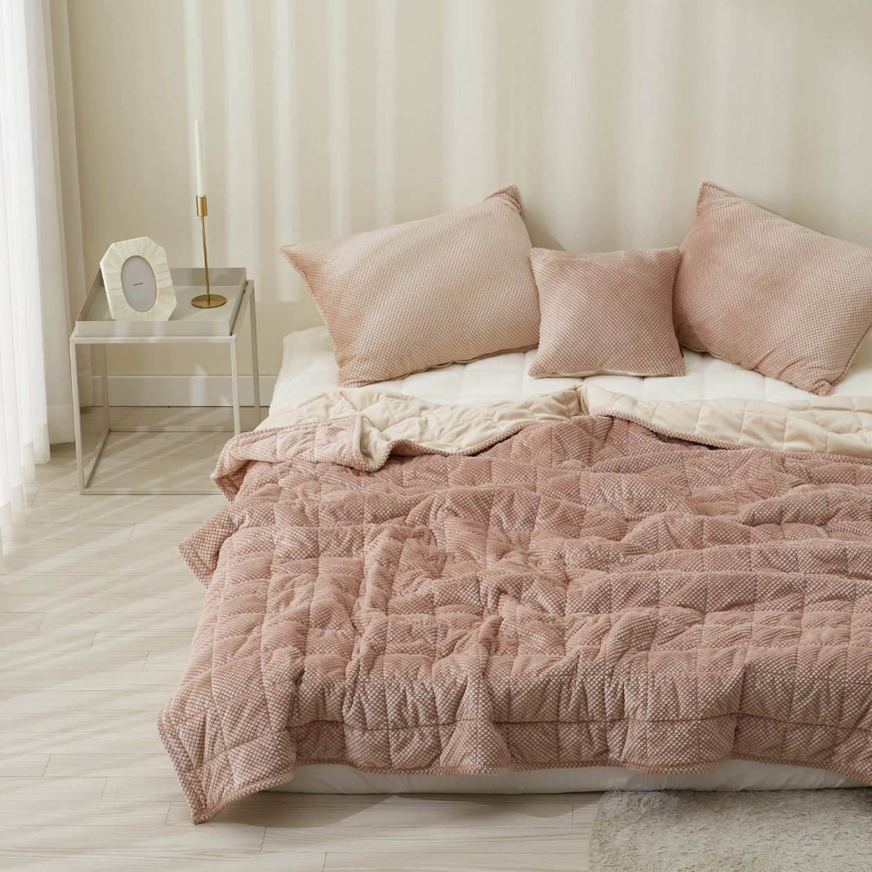 포근하고 가벼운 극세사 이불로 겨울을 따뜻하게 보내보세요