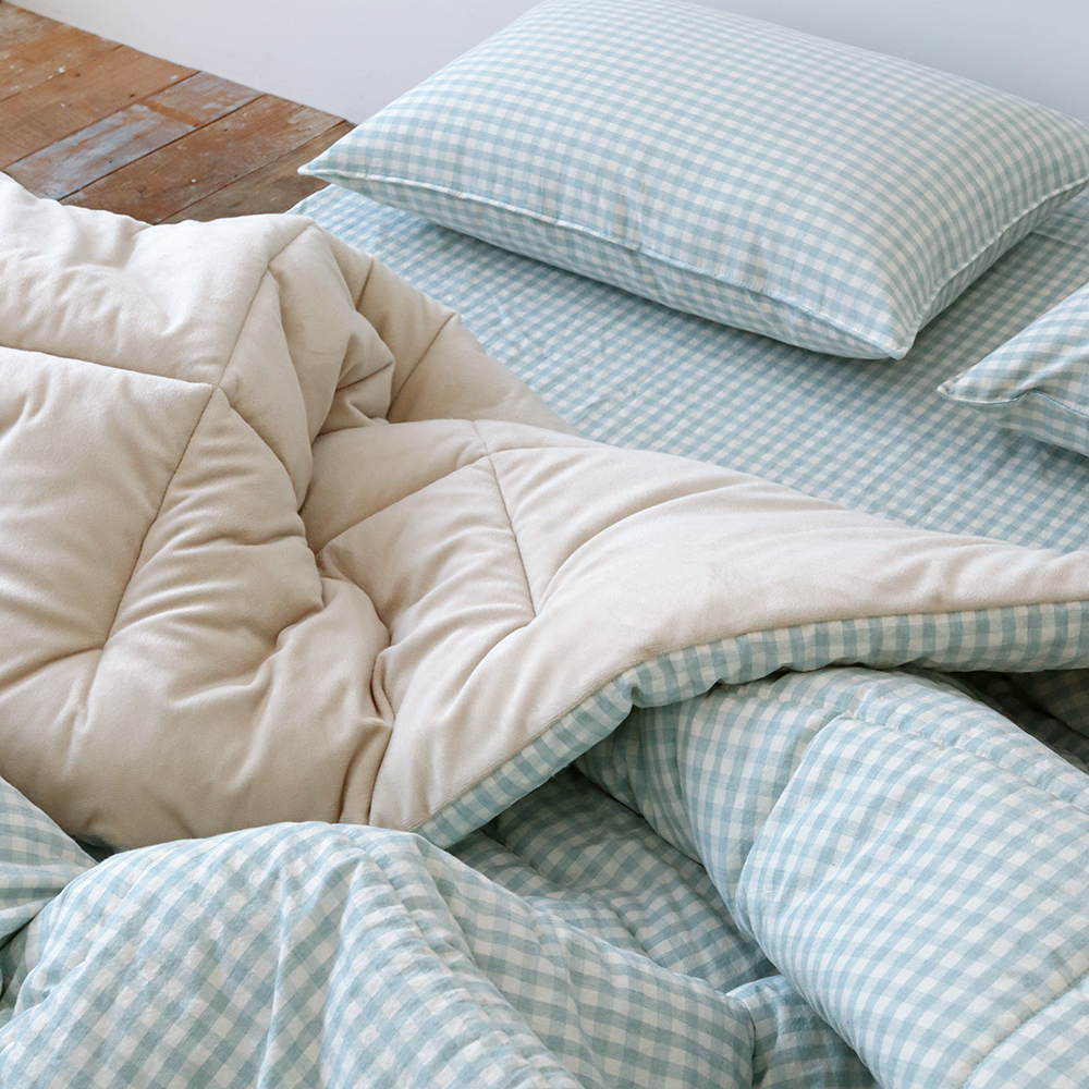 포근하고 따뜻한 체크 무늬 침구, 겨울철 알러지 걱정 없이 사용하세요!