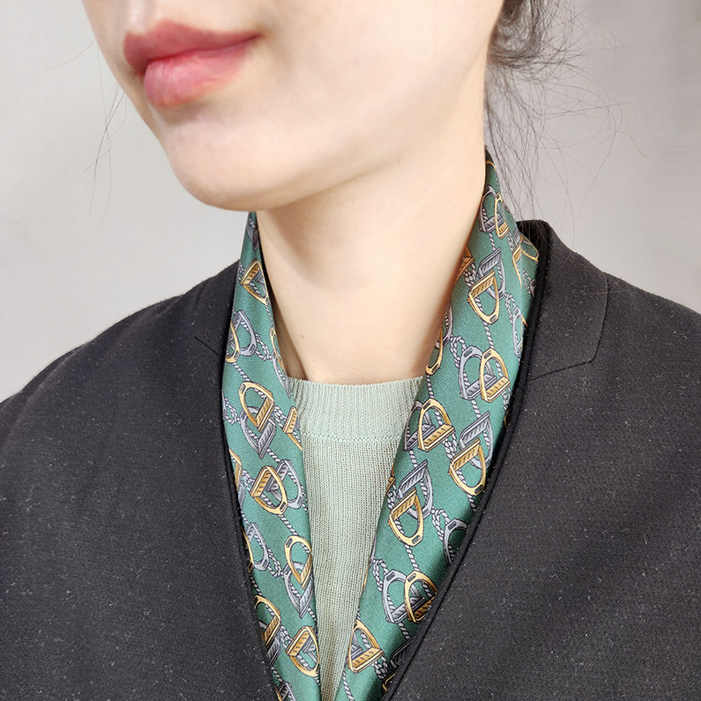 봄과 가을에 딱 어울리는 여성용 실크 사각 스카프 추천