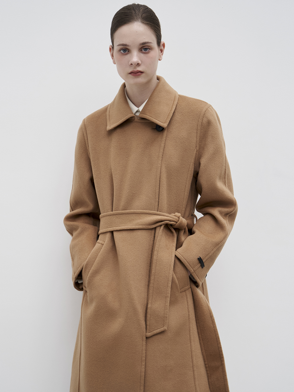 포근하고 세련된 캐시미어 코트, 이번 시즌 꼭 챙기세요!