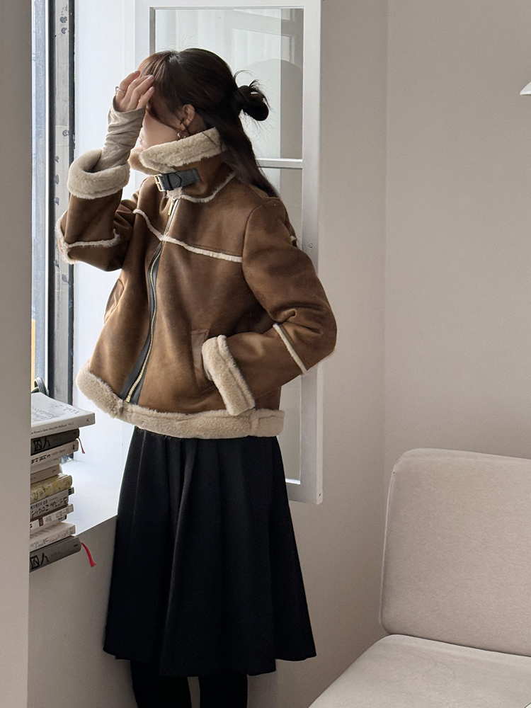 겨울철 따뜻하고 멋스럽게! 여성용 무스탕 레더 자켓 추천