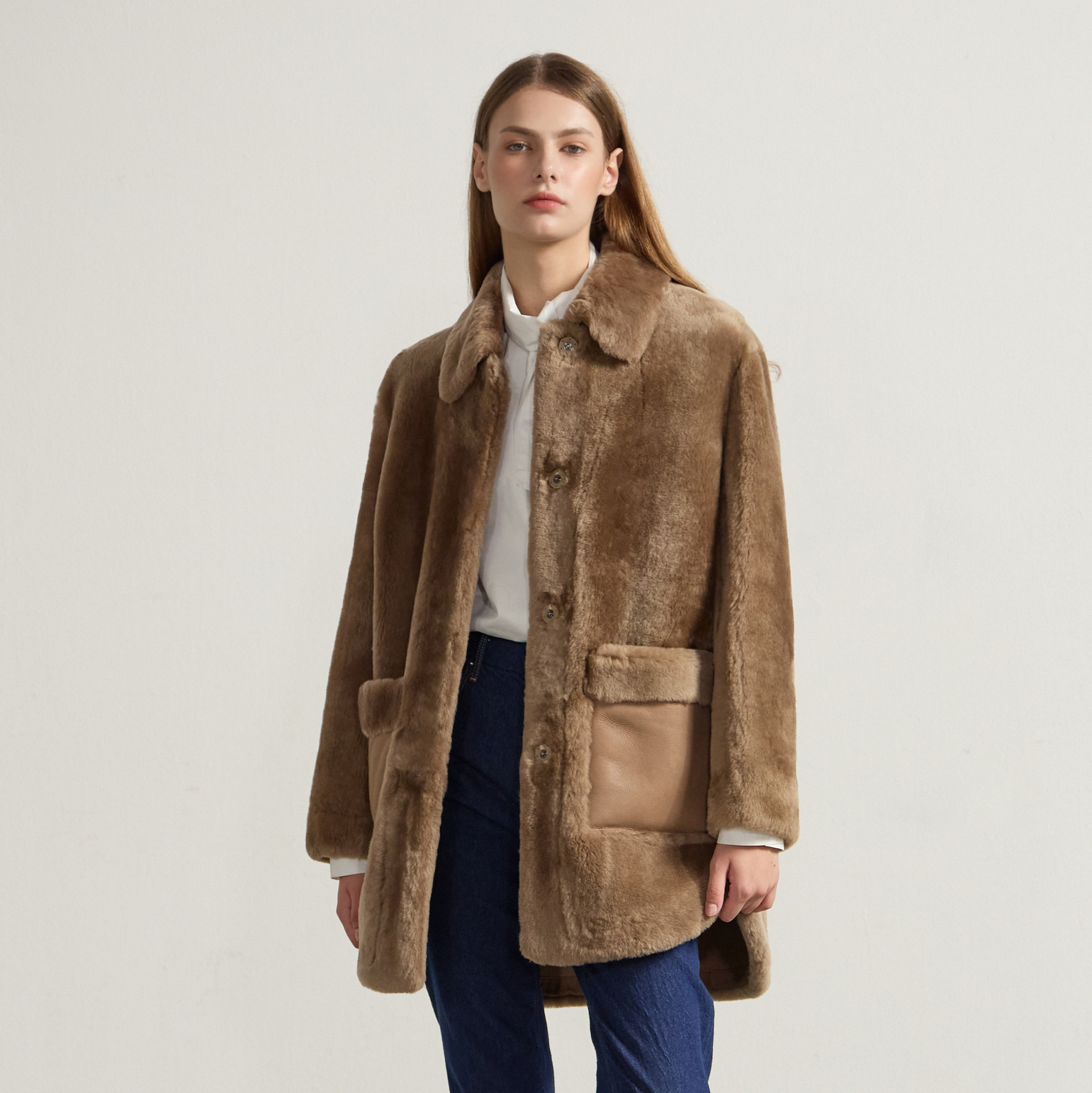 편안하게 입기 좋은 하프 무스탕 코트, 한번 살펴보세요!