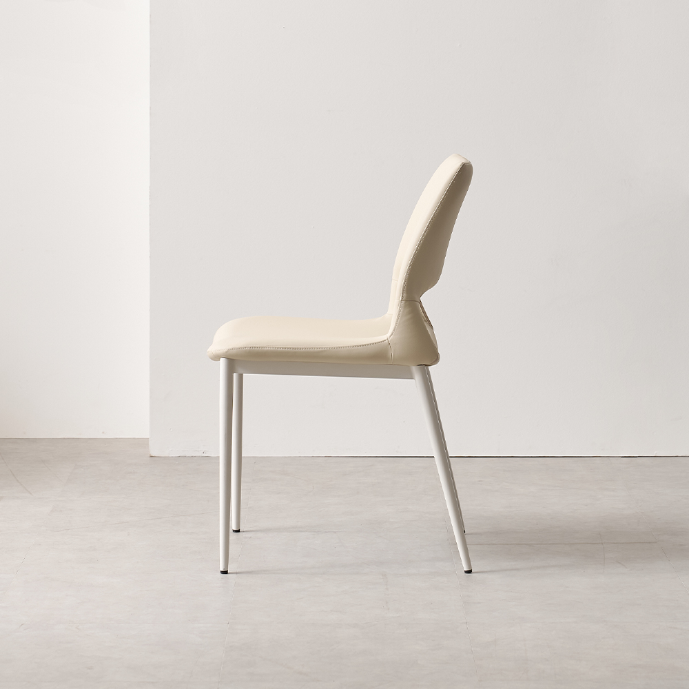 편안하게 앉을 수 있는 식탁 의자, 실리콘 가죽 등받이로 더 편안하게