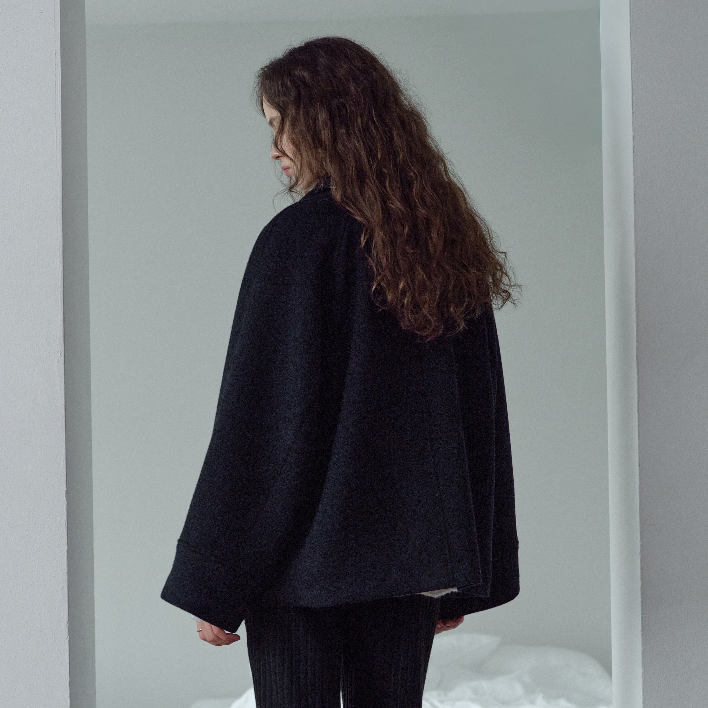 편안하게 입기 좋은 울발마칸 숏코트, 어떤 매력일까?