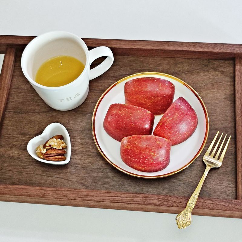 달콤하고 신선한 사과 한 상자, 지금 바로 만나보세요!