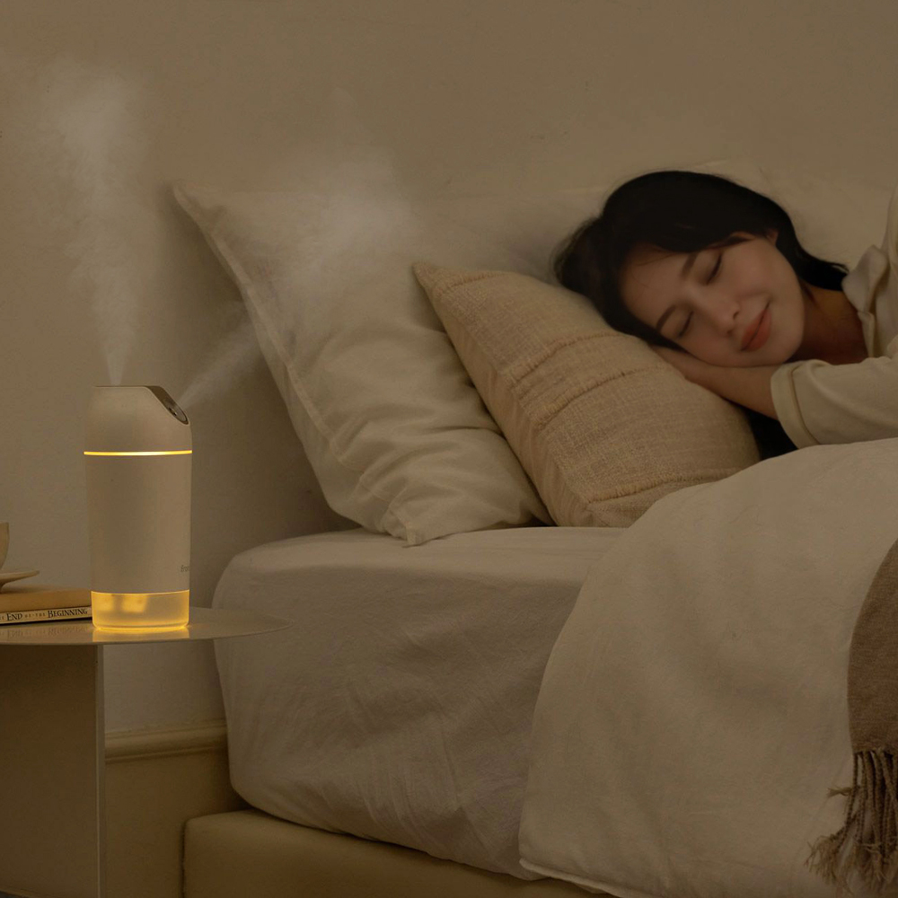 작고 가벼운 미니 가습기, 사무실이나 집에서 간편하게 사용해보세요!