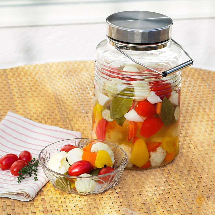 가정이나 사무실에서 유용하게 쓰이는 유리 저장병, 스텐 뚜껑이 달린 1리터 용량