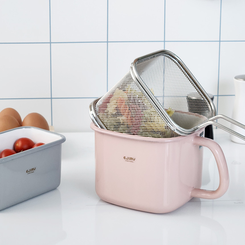 가정에서 활용하기 좋은 사각 법랑 냄비와 밀폐 용기 추천