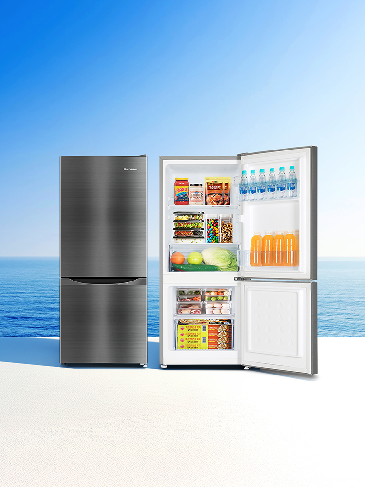 작은 공간에 딱 맞는 미니 냉장고 추천, 실버 컬러로 깔끔하게!