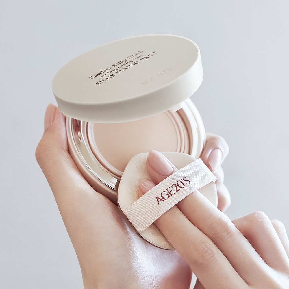 일상에서 자연스럽게 사용하는 실키한 피부 표현, 에이지투웨니스 팩트 추천!