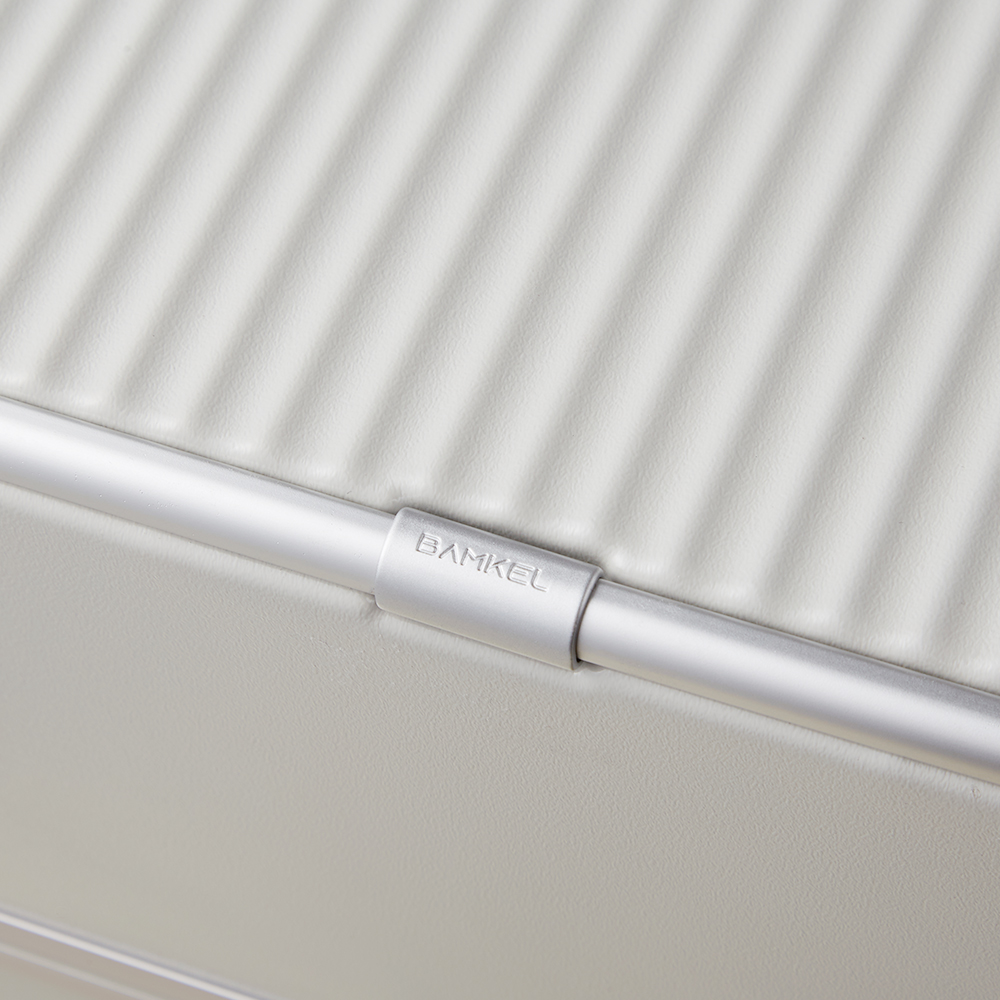 여행이 즐거워지는 캐리어, 밤켈 70cm로 가볍고 편하게 떠나보세요!