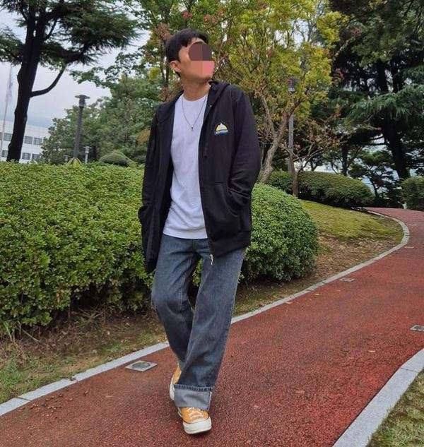 개성 넘치는 후드 집업 티셔츠, 소량 주문도 쉽게 제작하세요!