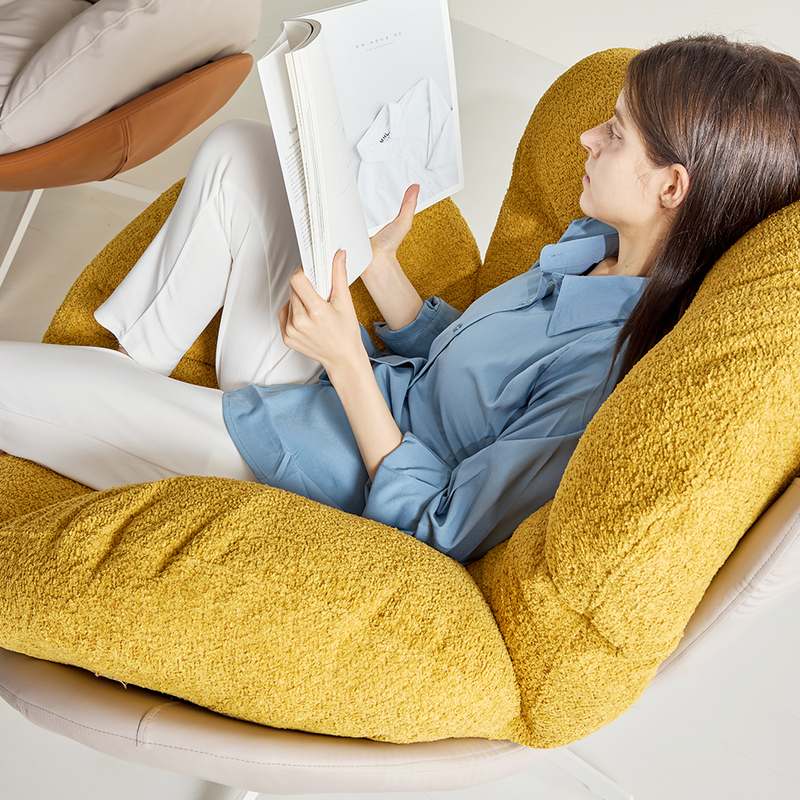 편안하게 쉴 수 있는 1인용 실리콘 가죽 수유 의자, 360도 회전이 가능해요!