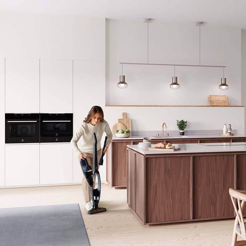 가볍고 강력한 무선청소기, 집안일이 훨씬 쉬워져요!