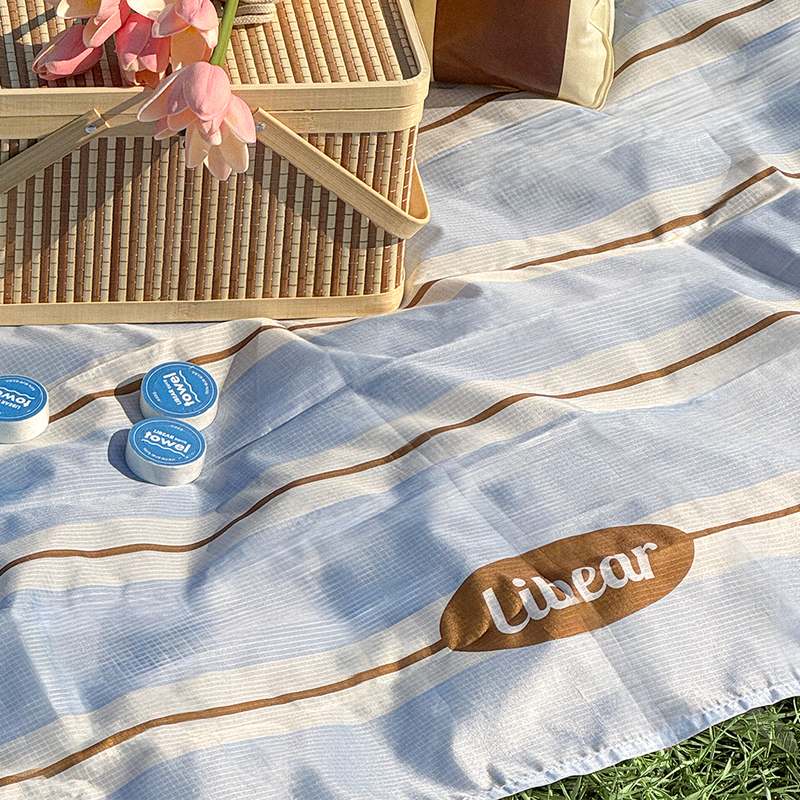 가볍고 실용적인 야외용 피크닉 매트, 어디서든 편하게 사용하세요!