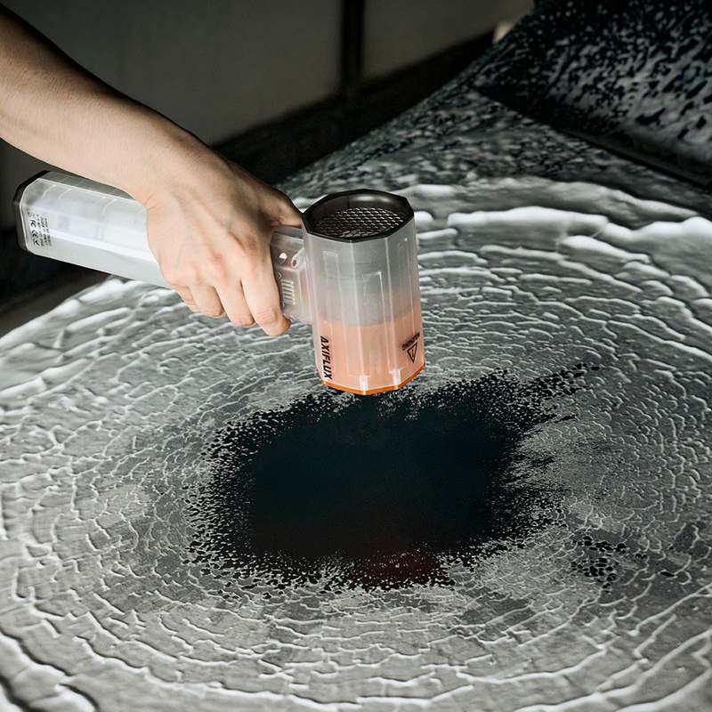 가볍고 강력한 무선 에어건으로 쉽고 빠르게 청소하세요!