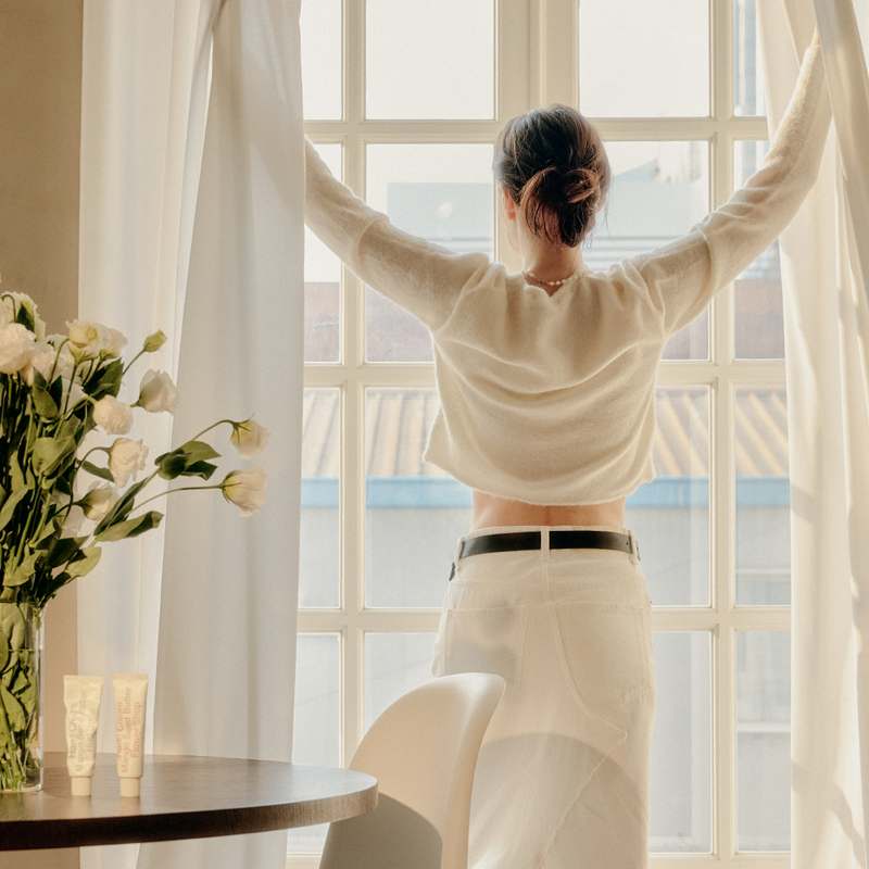 일상 속에서 쓰기 좋은 부드럽고 향기로운 핸드크림 추천