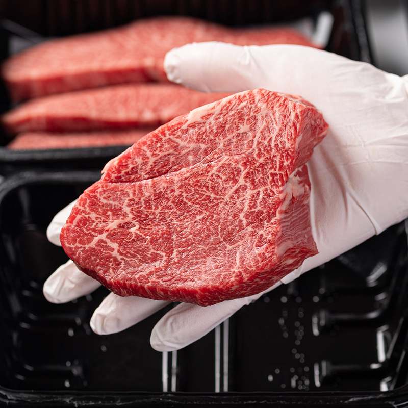 가족과 함께 즐기기 좋은 1등급 한우 선물세트, 어떤 구성들이 있을까?