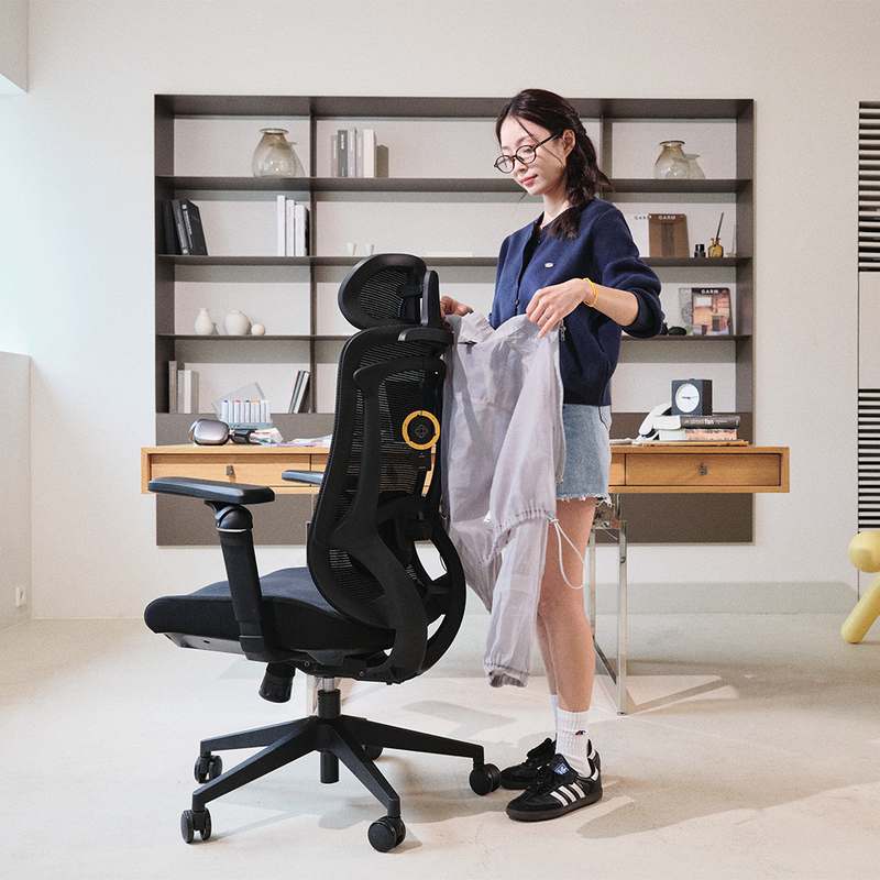 편하게 앉을 수 있는 제닉스 아레나 아크체어 6D 메쉬 게이밍 의자 추천!