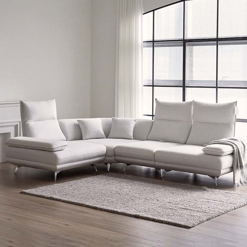 편안한 거실을 위한 넓은 패브릭 소파, 빅토리아 스윙 이지클린으로 더 쉽고 깔끔하게!