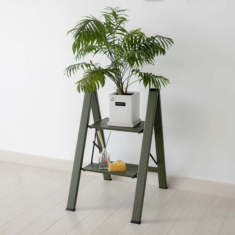 집에서 간편하게 사용하는 접이식 알루미늄 사다리, 안전하고 튼튼하게!