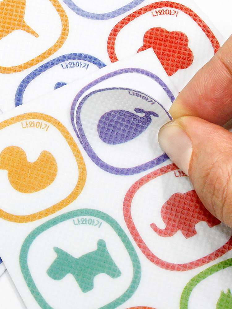 아기와 함께하는 여름철 필수 밴드 패치, 편하게 사용하세요!