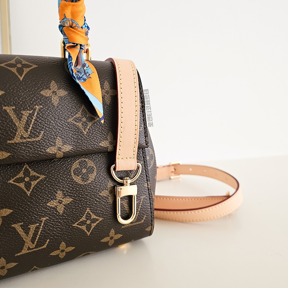 가방에 딱 맞는 가죽 스트랩, 쉽게 교체하는 방법 알려드릴게요!